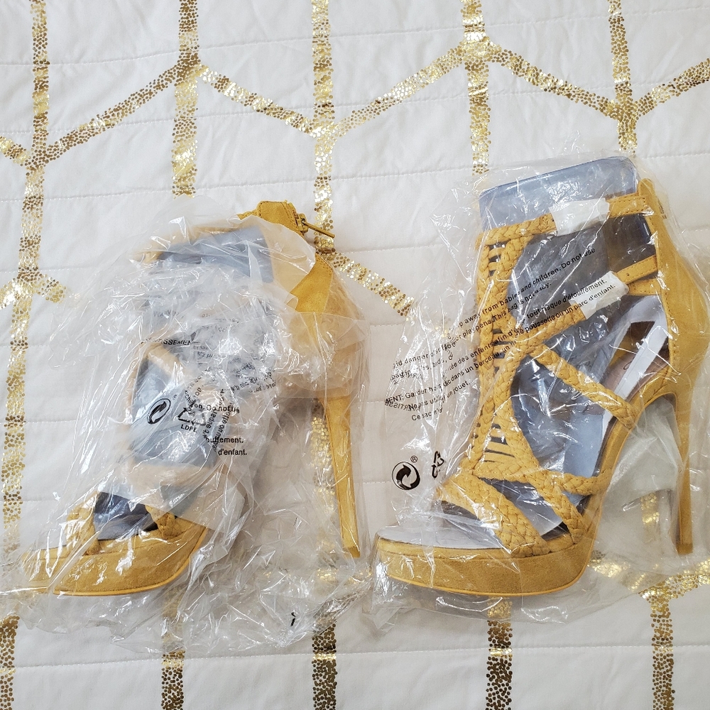 Shoes - Picture 1 of 1